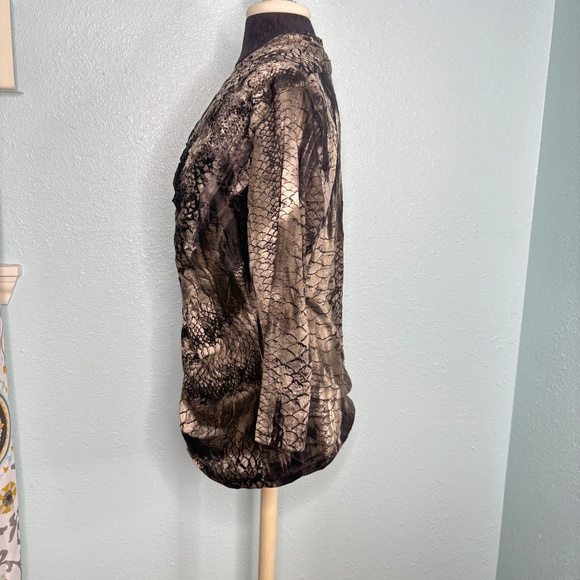 IO Paris Animal Print Blouse - Picture 2 of 10